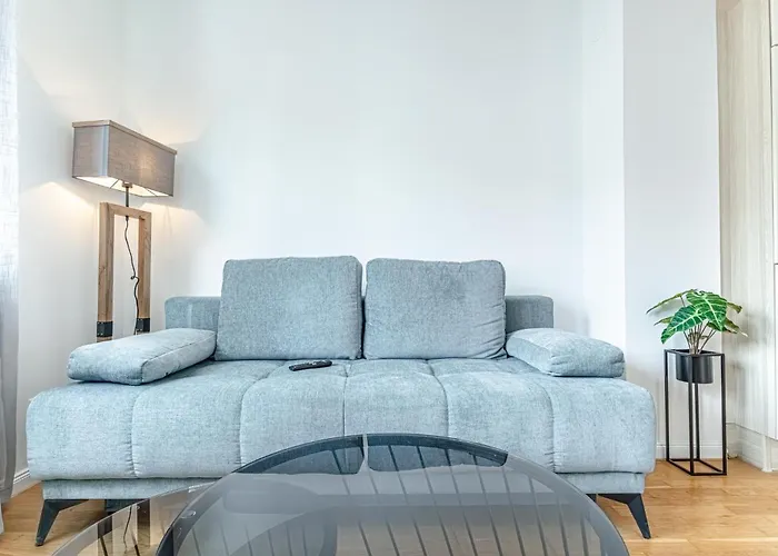 Chic & Comfortable 1br & 1lr Apartment Vienna