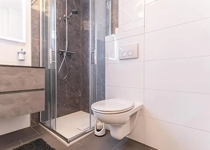 Chic & Comfortable 1br & 1lr Vienna